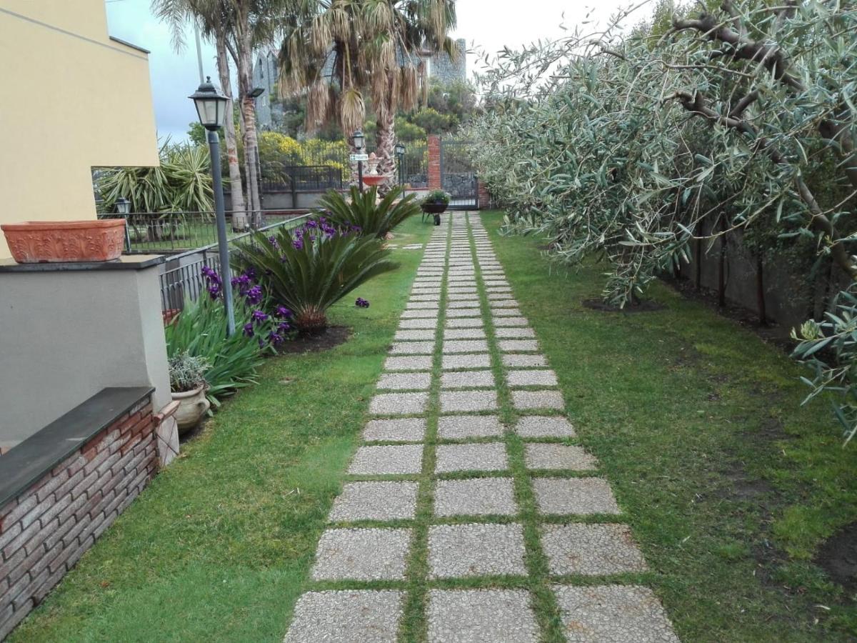 B&B Villa Salome' San Pietro Clarenza Екстериор снимка